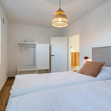 Dieknuest Apartment *